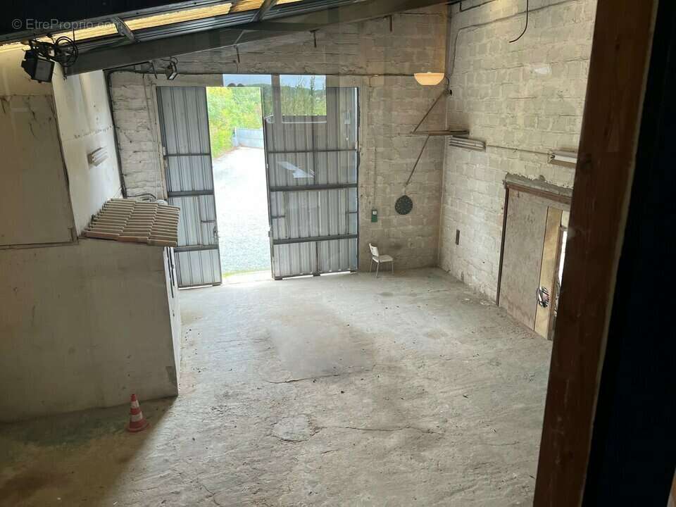 Commerce à SAINTE-EULALIE