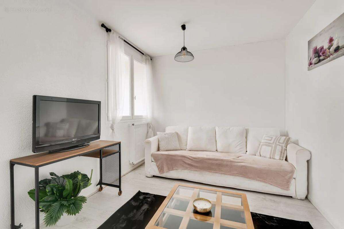 Appartement à L'ILE-SAINT-DENIS