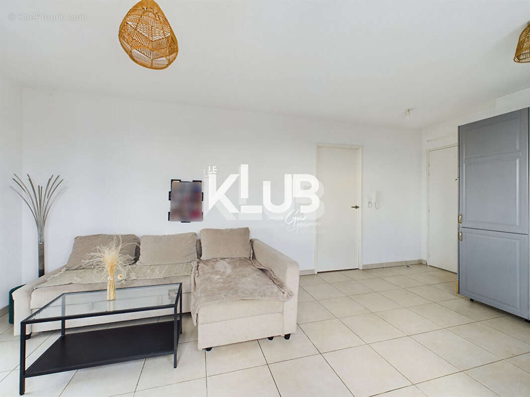 Appartement à MARSEILLE-3E