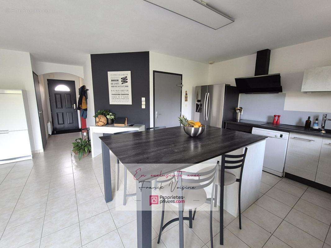 Maison à LES HERBIERS