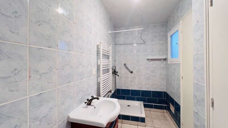 Finistère (29) – À vendre à Quimper Quartier LA TOURELLE : Appartement T3 de 68 m² habitable avec loggia, parking et cave - photo 4