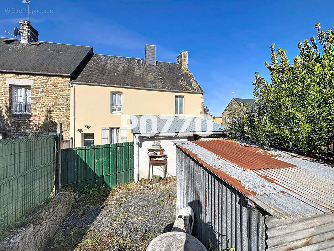 Maison à DOMJEAN