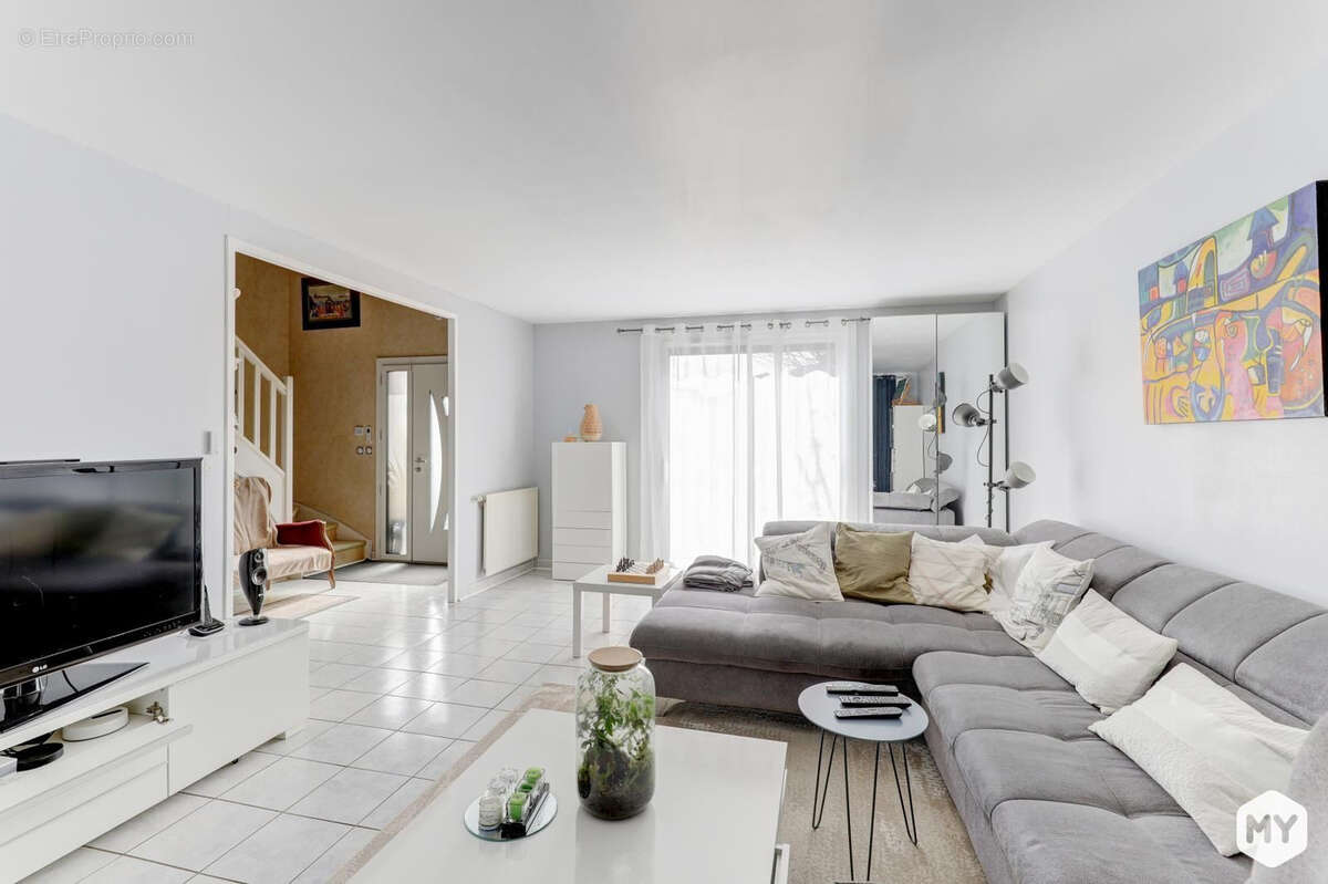 Maison à PERIGNAT-LES-SARLIEVE