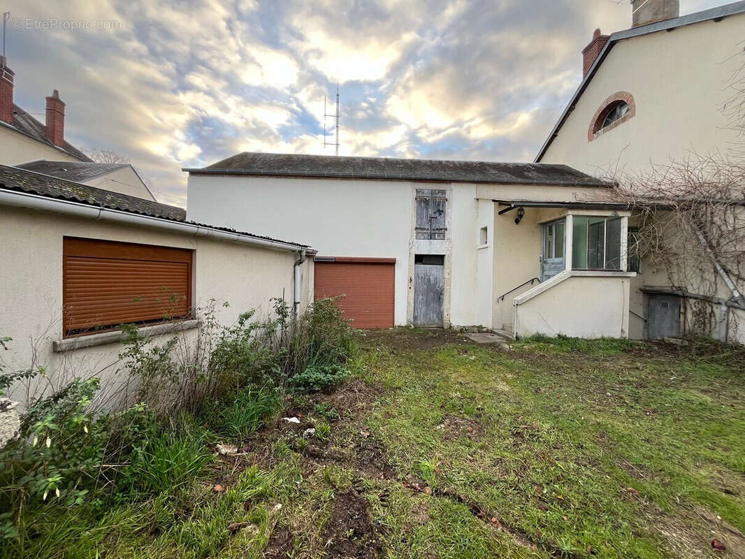 Maison à CHEZAL-BENOIT