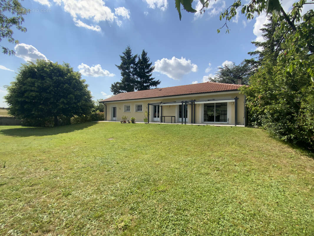 Maison à COLOMBIER-SAUGNIEU