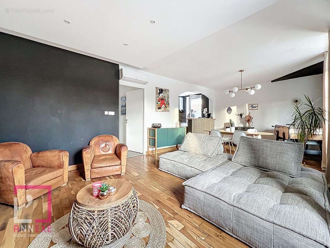 Appartement à FONTAINES-SAINT-MARTIN