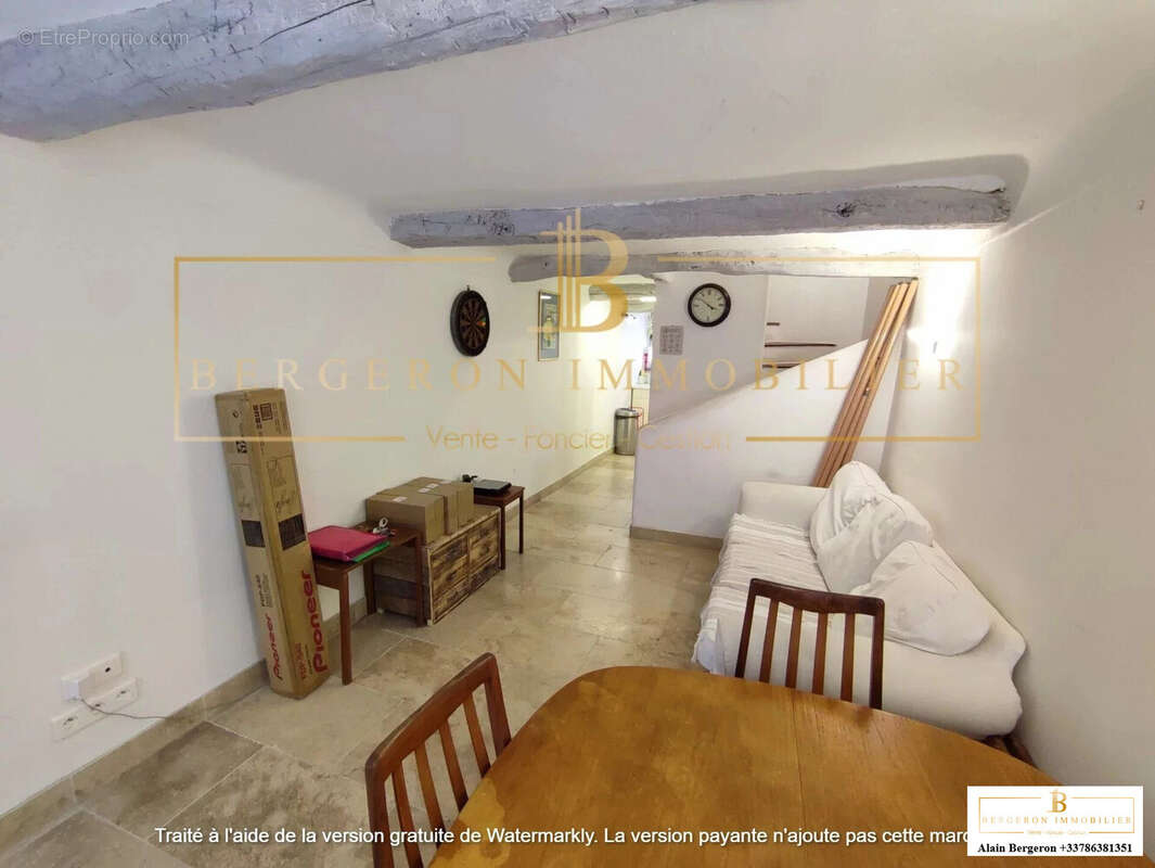 Maison à SAINT-CEZAIRE-SUR-SIAGNE