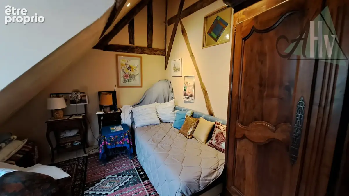 PROCHE THORIGNY SUR OREUSE - Longère de 115 m2 avec 3 chambres, grange et jardin. - photo 13