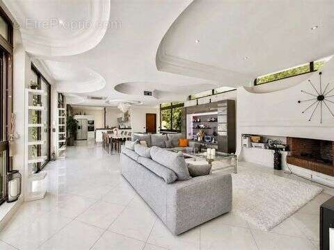Maison 400 m² à Cannes  - photo 2