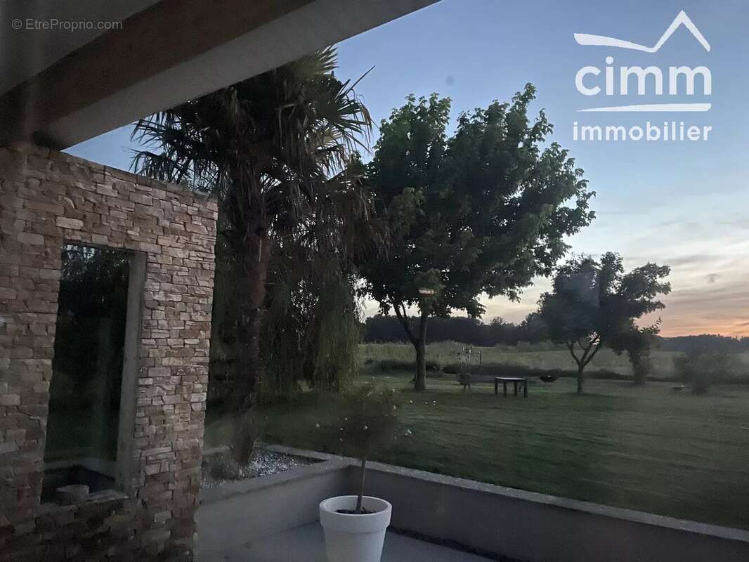 POUCHARRAMET —Villa d'architecte – 160 m² – Piscine – Parc de 3 500 m² – Vue campagne, lac et Pyrénées - photo 13