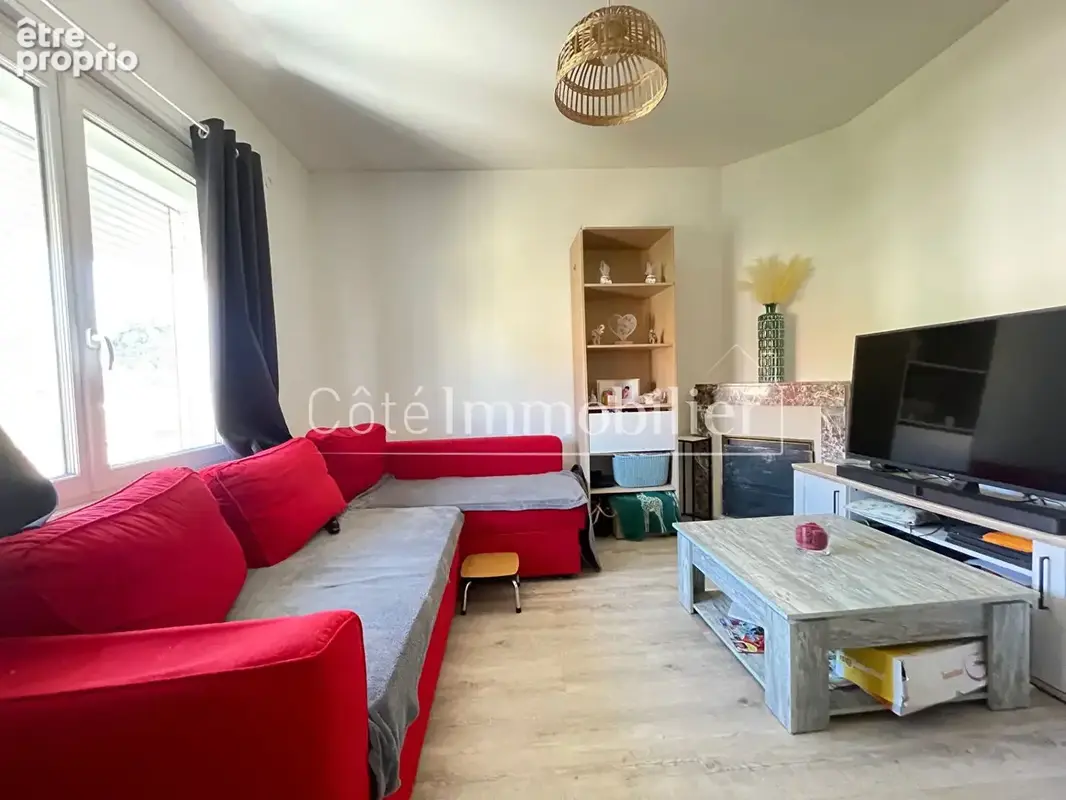 Maison des années 30 rénovée avec charme, jardin et garage ? au coeur du bourg - photo 3