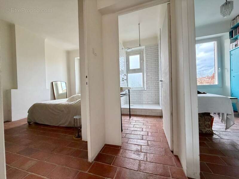 Appartement à MARSEILLE-5E
