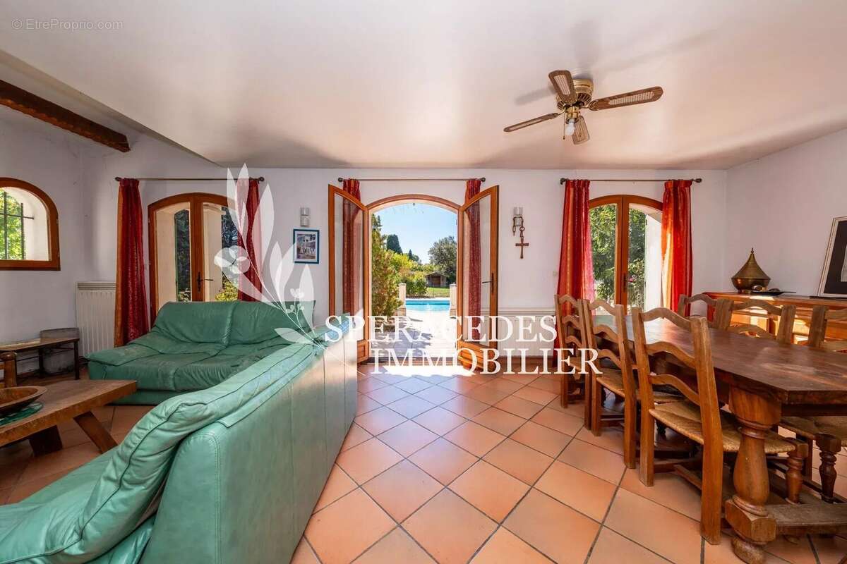 Maison à MONTAUROUX