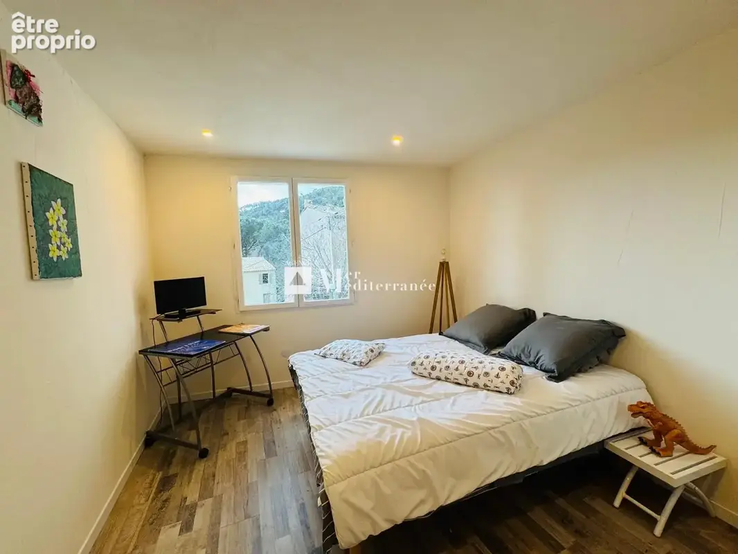A vendre - maison 4 pieces de 185m2 avec un double garage de 45 m2 a grimaud - photo 10