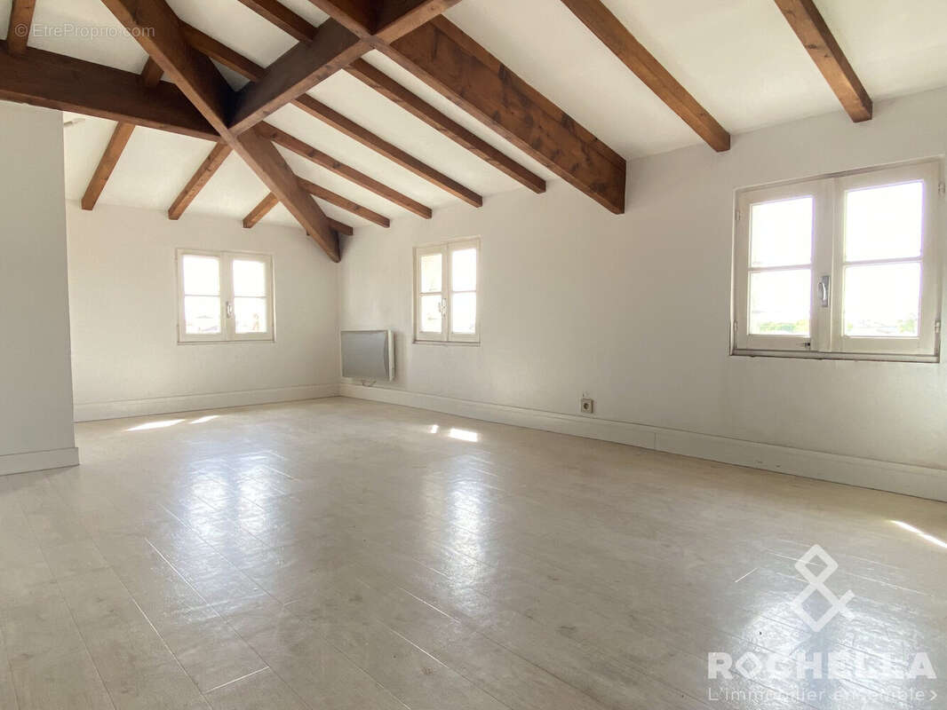 Appartement 39 m² à Rochefort  - photo 2