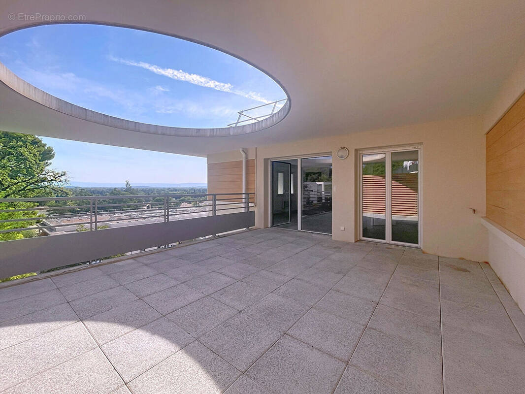 Appartement à VILLENEUVE-LES-AVIGNON