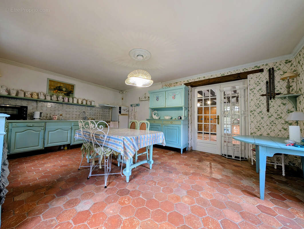 Maison à LES MESNULS