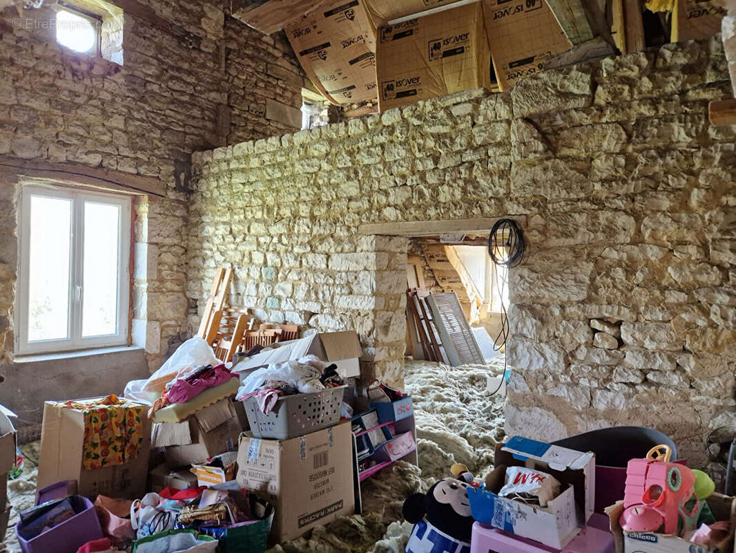 Maison à POURRAIN