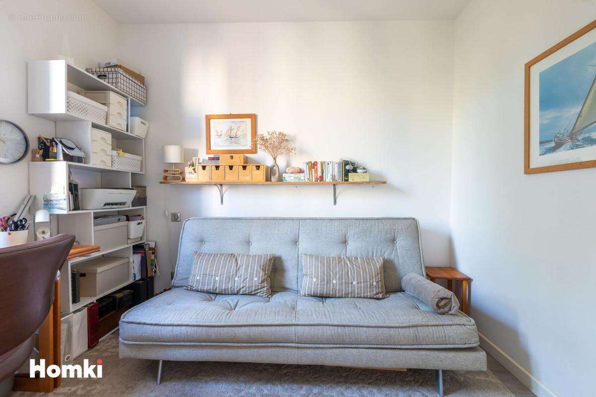 Appartement T3 de 56 m² à Saint-Raphaël 83700, Rue Marius Allongue - photo 10
