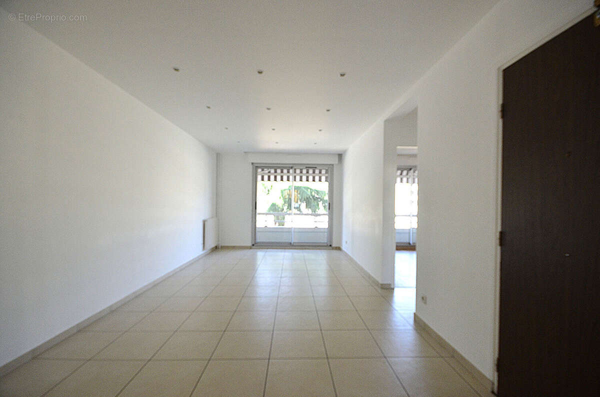 Appartement Villeurbanne 4 pièce(s) 81.62 m2 Gratte Ciel - photo 2