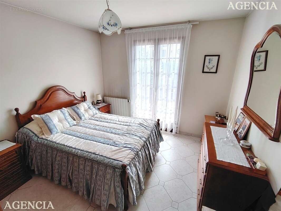 Maison à LA QUEUE-EN-BRIE