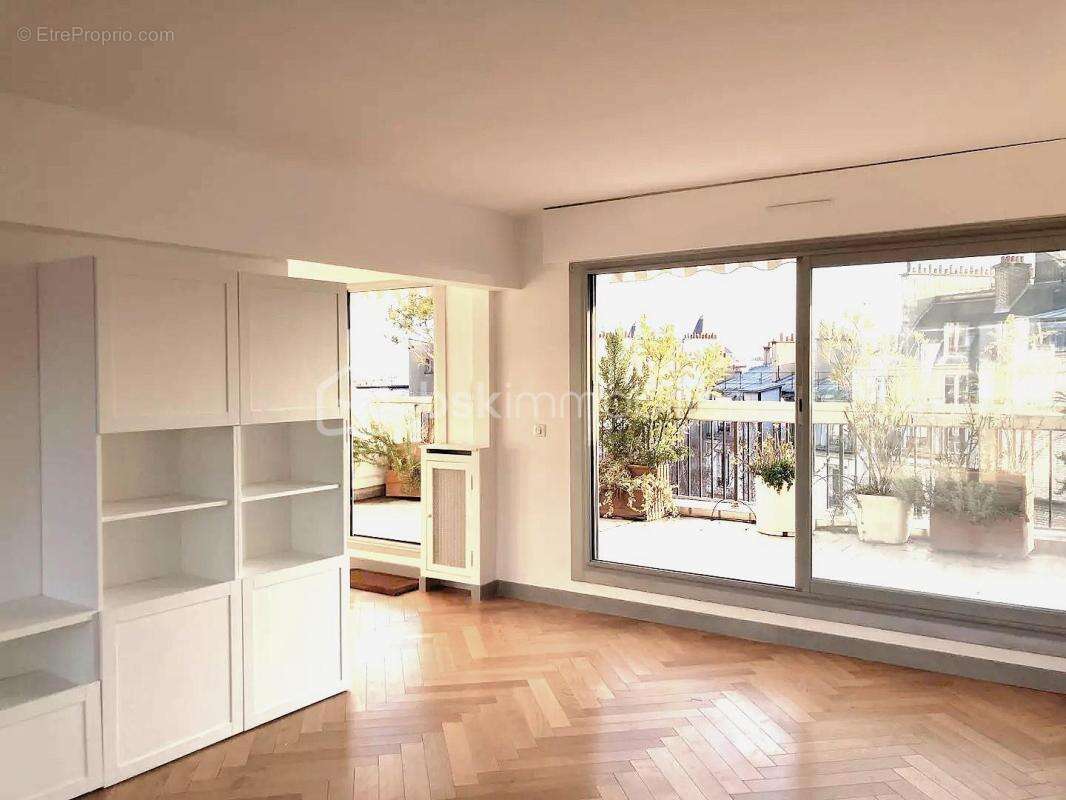 Appartement à PARIS-12E