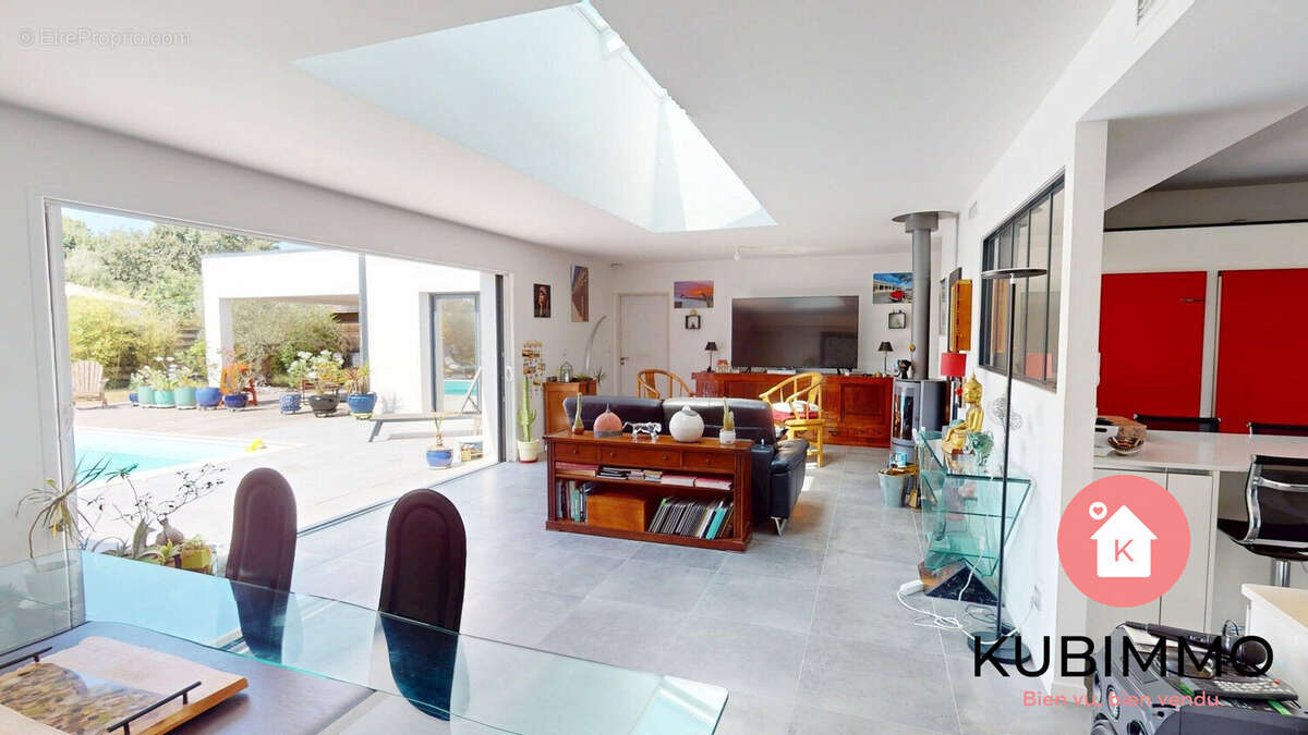 Maison 230 m² à Talmont-Saint-Hilaire  - photo 6