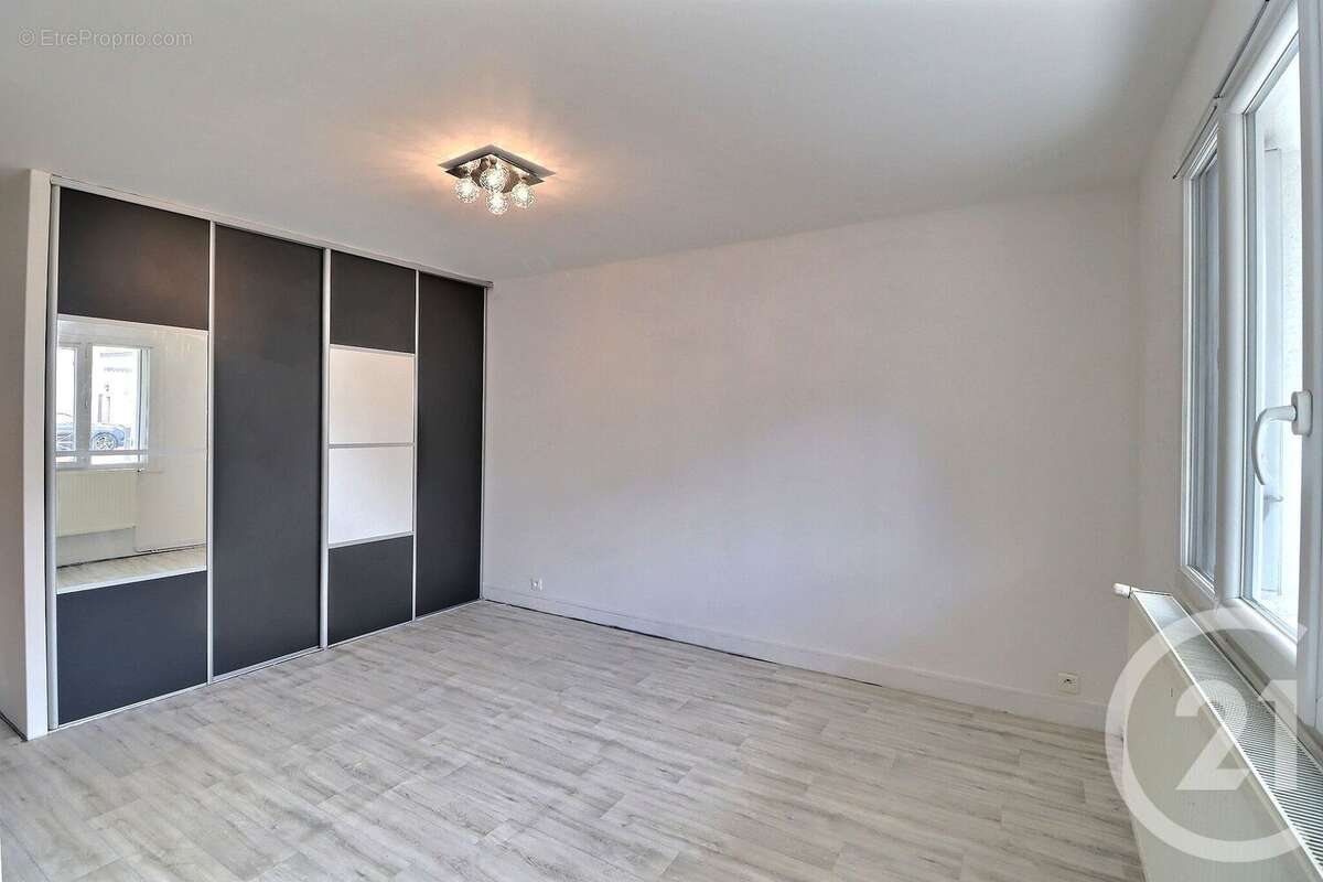 Appartement 30 m² à Antony  - photo 3