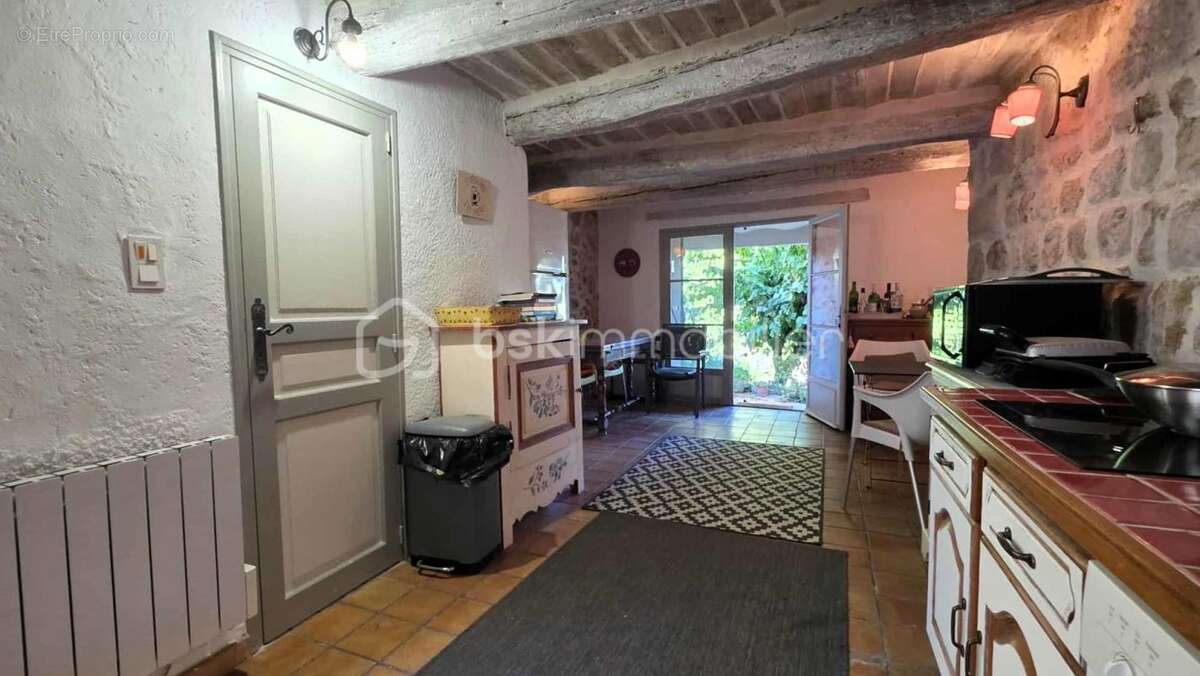A Les Arcs (Var) - Maison de village avec jardin et garage - photo 4
