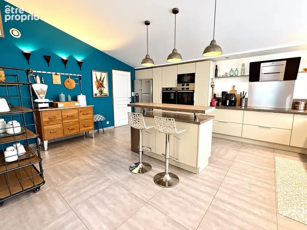 Nathalie Sinad vous présente à Uchaux cette propriété d'environ 201 m2 au total, avec piscine, studio et appar - photo 11