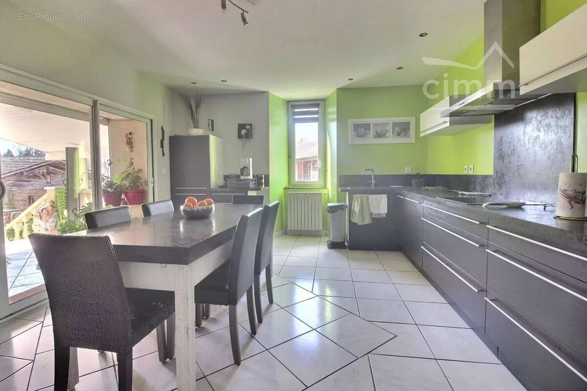 Maison à SAINT-BARTHELEMY-DE-VALS