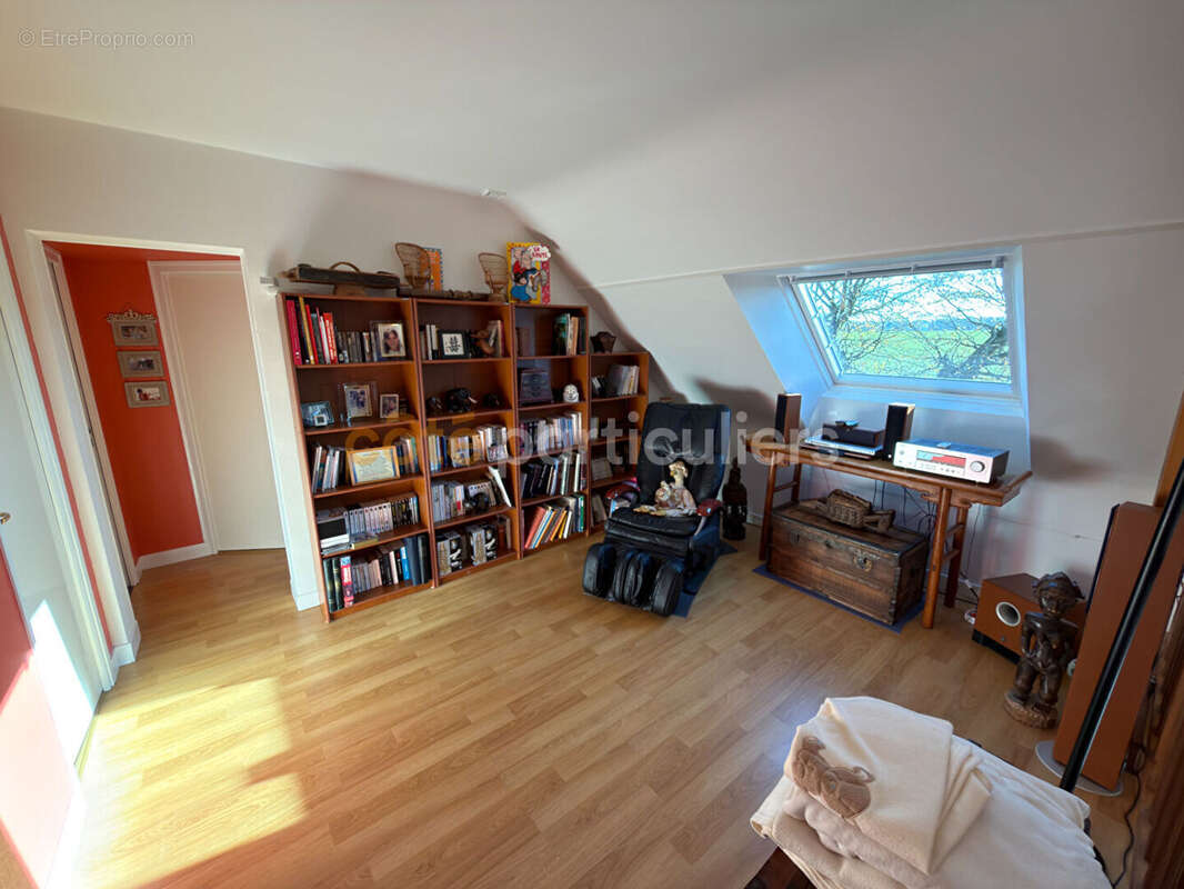 Maison à SAINT-SEBASTIEN-DE-MORSENT