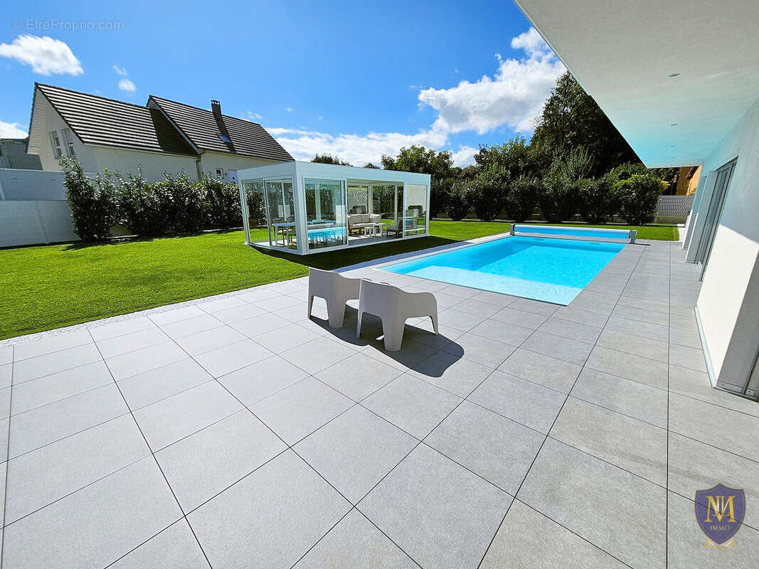 Attenschwiller au calme villa d'exception aux prestations haut de gamme de 260 m2 avec piscine - photo 2