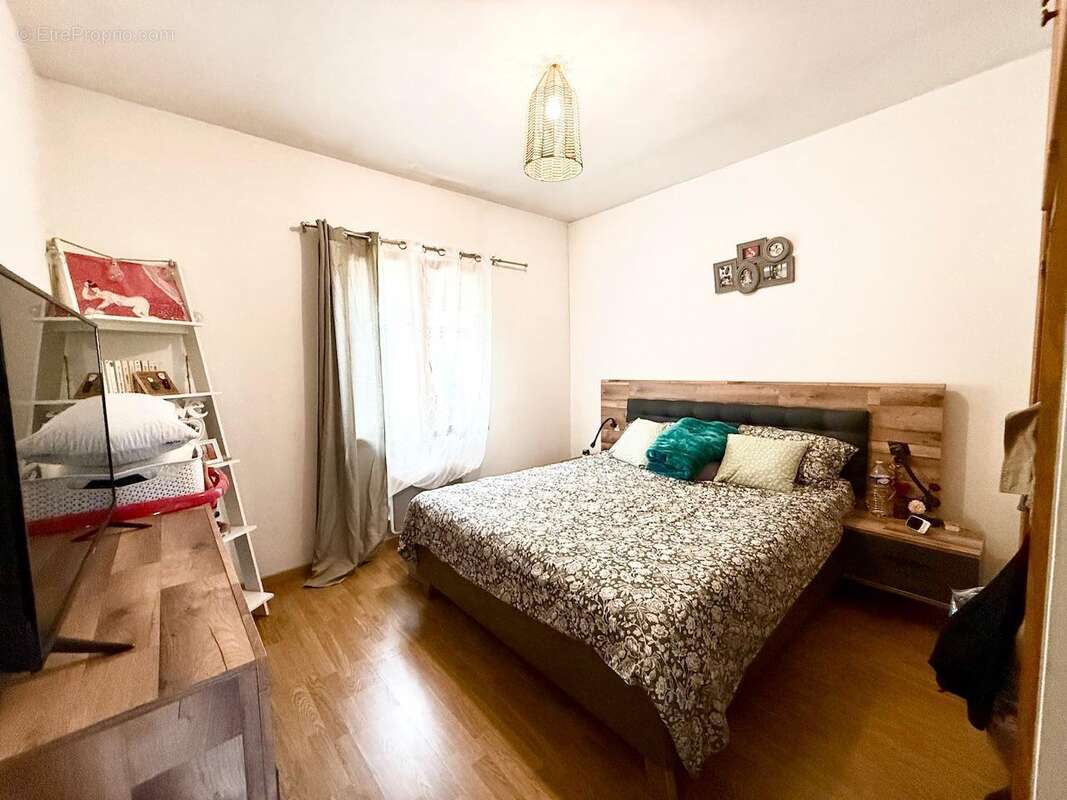   - Maison à AX-LES-THERMES