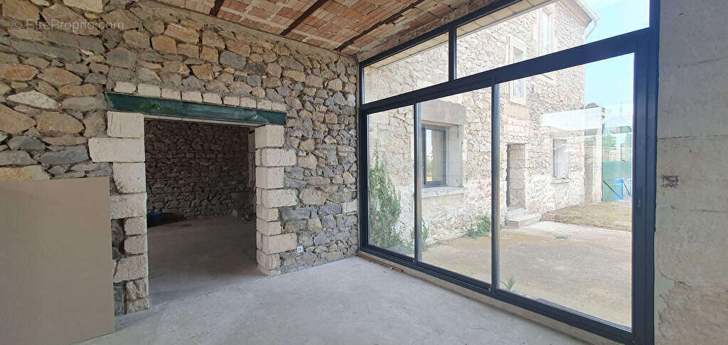Maison à SAINT-LAURENT-D'AIGOUZE