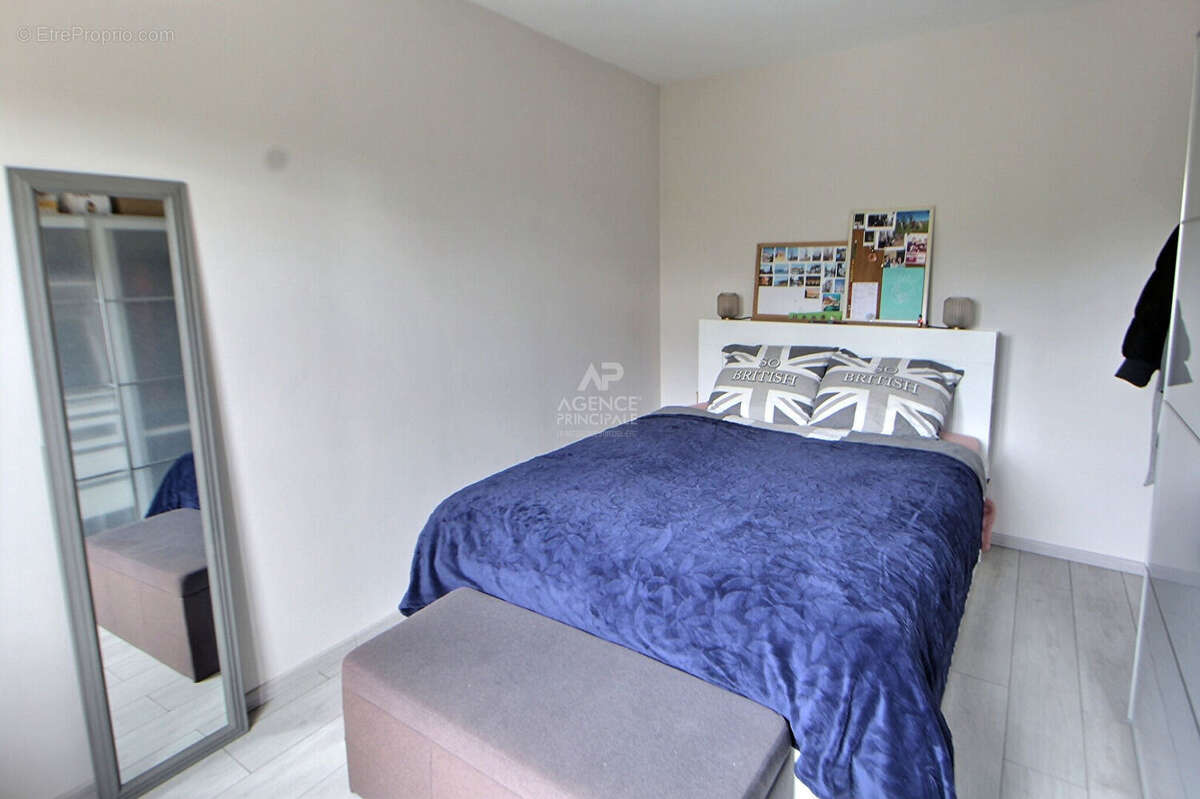 Maison à CHANTELOUP-LES-VIGNES