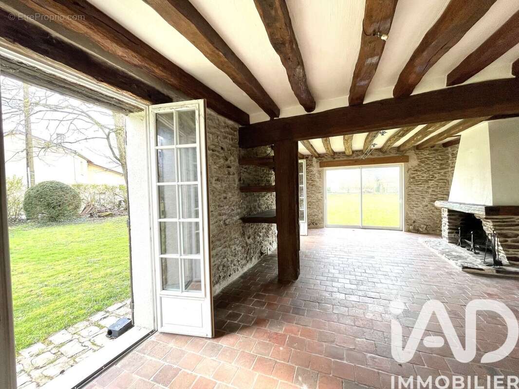 Maison 372 m² à Saint-Hilarion  - photo 9