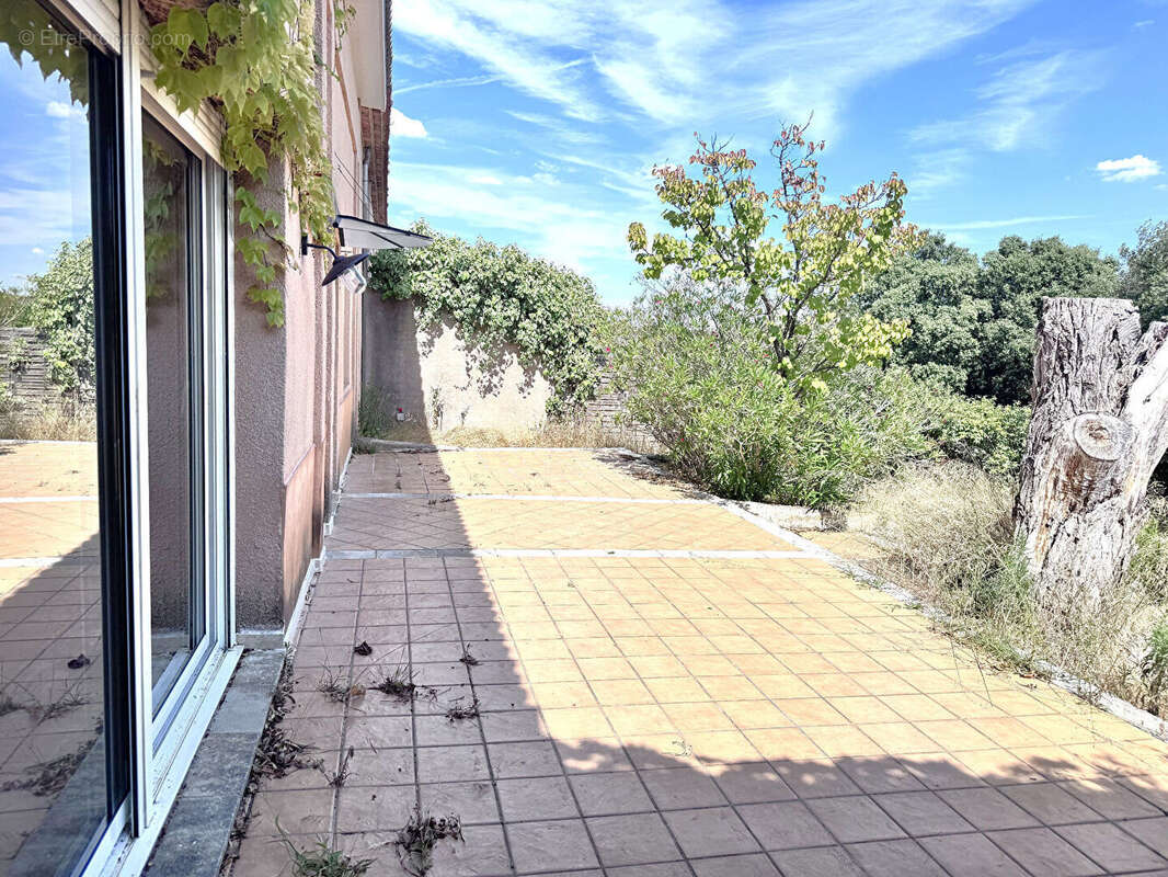 Maison Villeneuve Les Avignon 7 pièce(s) 190 m2 - photo 3