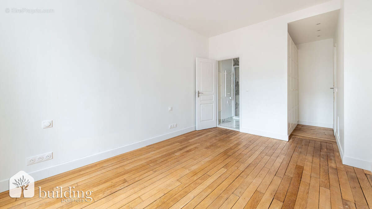 Porte Maillot Paris 17ème - Appartement 5 pièces 110,19 m² avec 2 balcons - photo 14