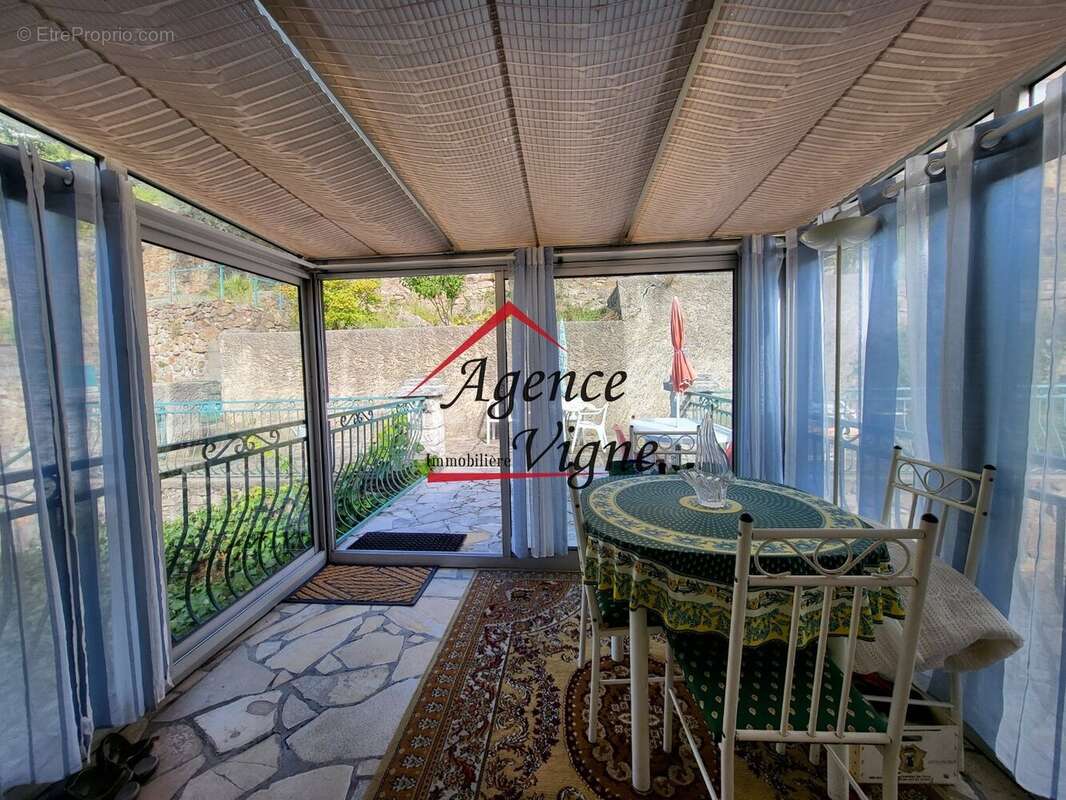 Appartement à ROBIAC-ROCHESSADOULE