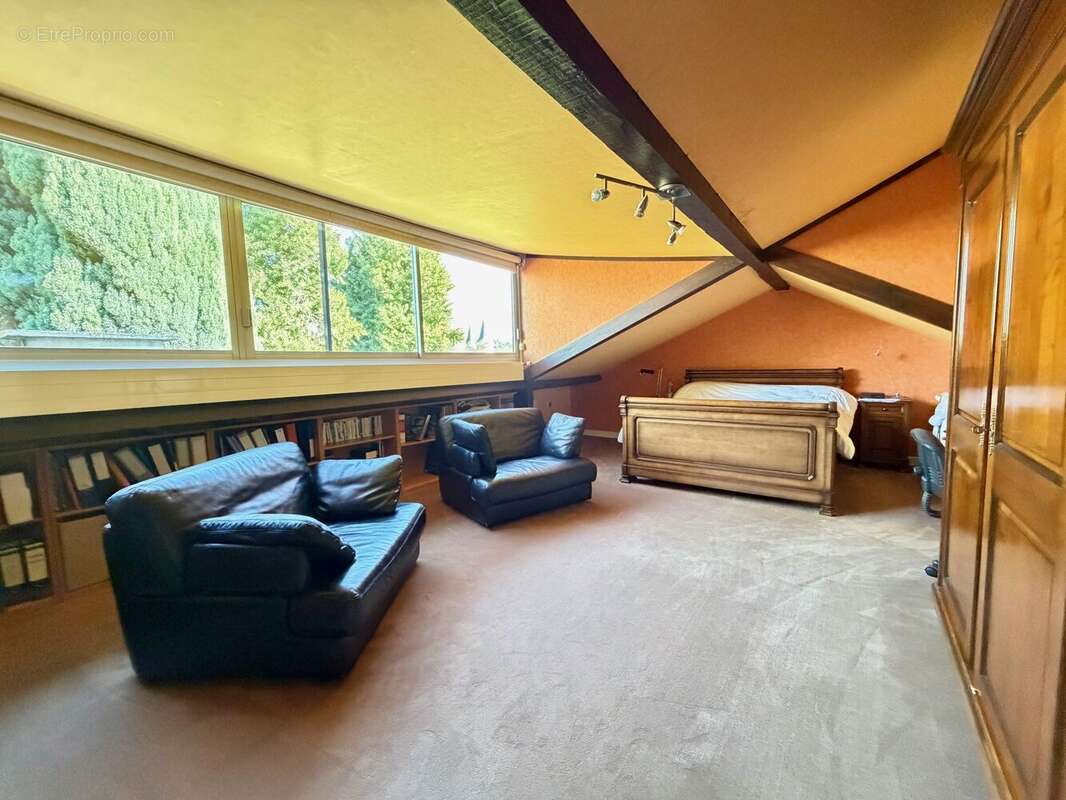 Maison à SAINT-GENEST-LERPT