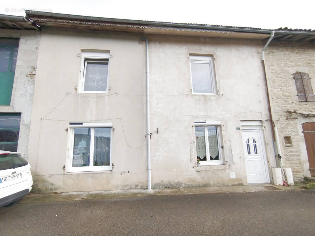 Maison à SAINT-JULIEN