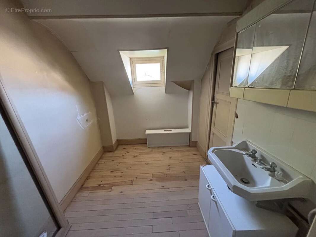 Maison 175 m² - 7 pièces avec dépendances - photo 16