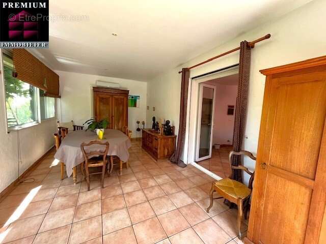 Maison à SAINT-ESTEVE