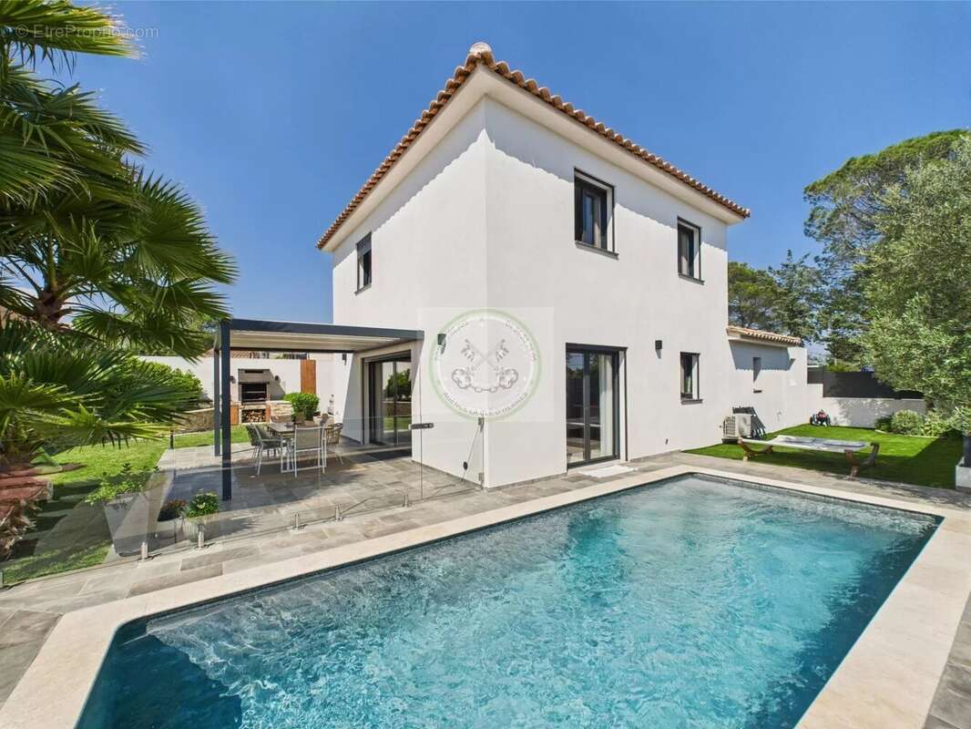 Maison à PUGET-SUR-ARGENS