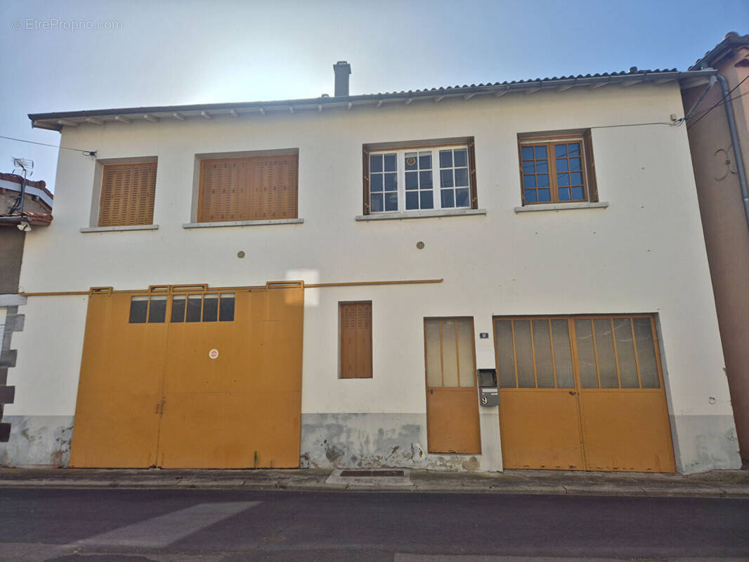 Appartement à PONT-DU-CHATEAU