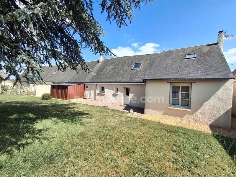 Maison à TREMBLAY-LES-VILLAGES