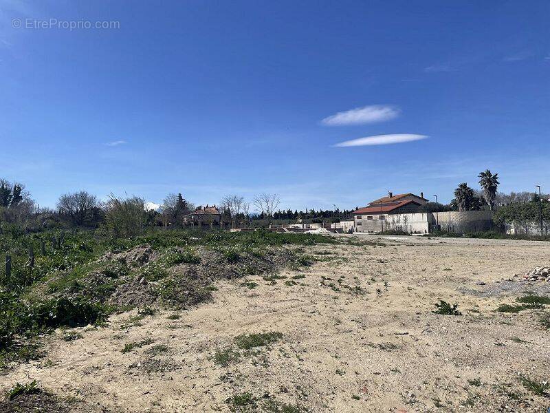 Terrain à ELNE