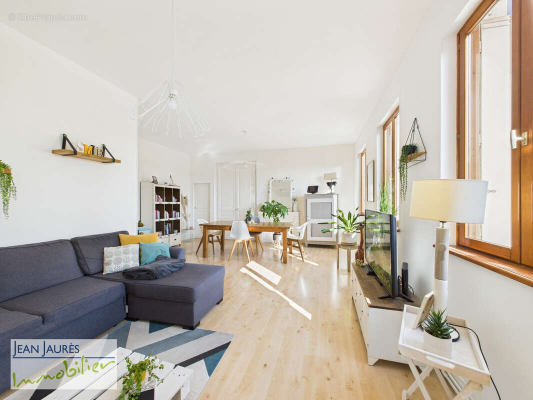 Appartement à SAINT-JULIEN-LES-VILLAS