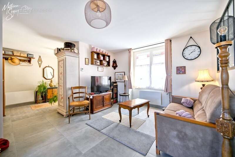 Maison à MONTROMANT